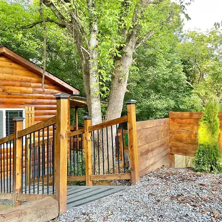New Tiny Cabin Hot Tub Firepit Fenced Yard Sevierville Exterior photo