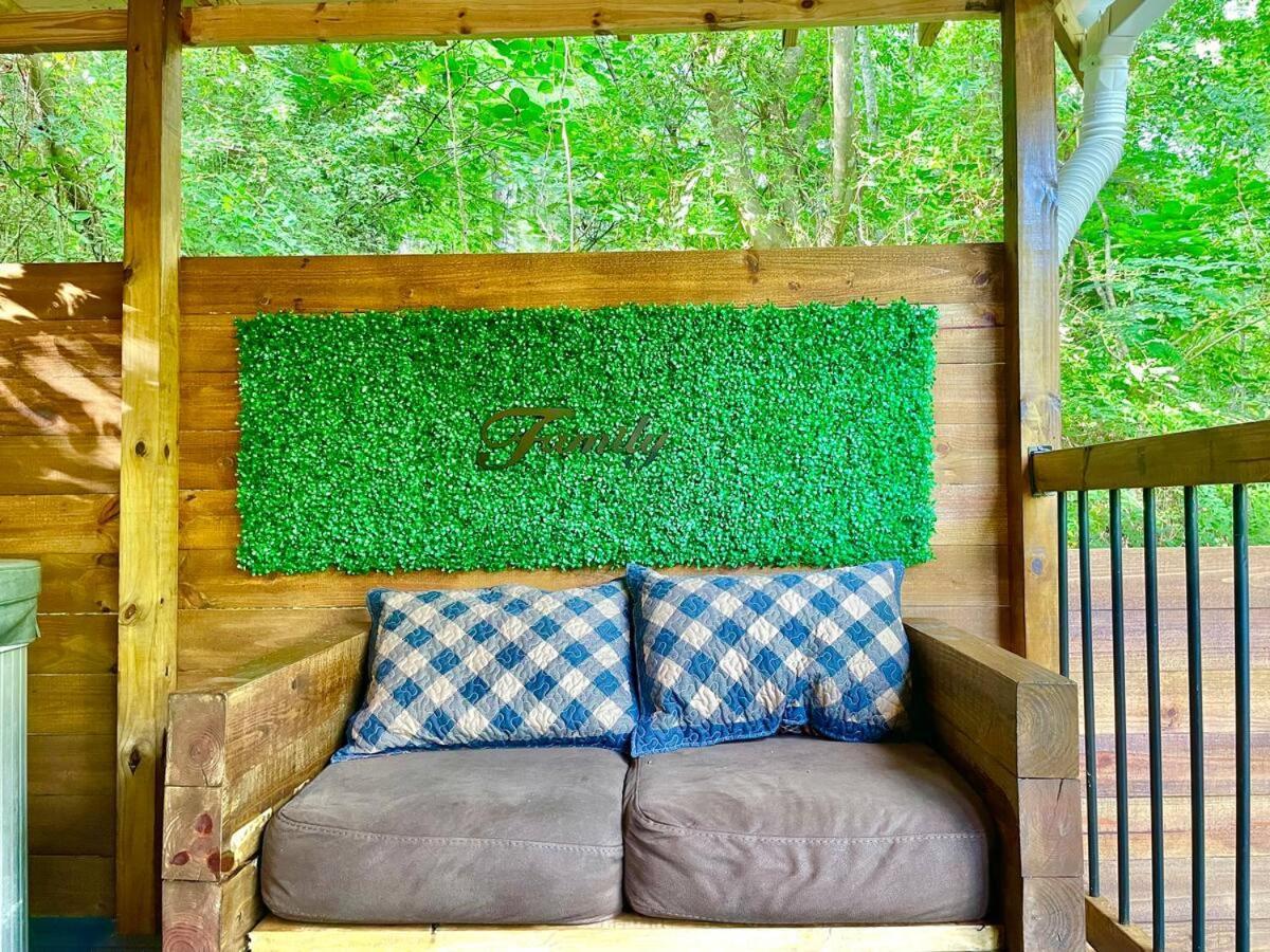 New Tiny Hot Tub Firepit Fenced Yard * Sevierville